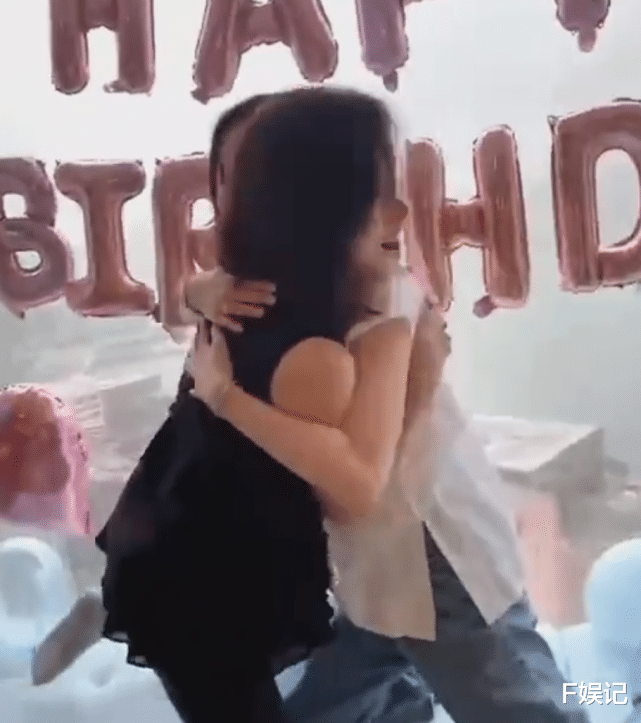 文颂娴|TVB七魔女齐聚为文颂娴庆生 佘诗曼惊喜现身让寿星女很高兴