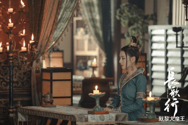 迪丽热巴|“最受欢迎”女演员大洗牌，杨幂第4，迪丽热巴第2，榜首实至名归