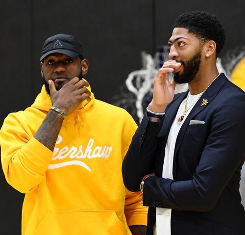 湖人队|湖人三消息：浓眉伤病报告出炉，或抢33+29全明星，出场情况更新