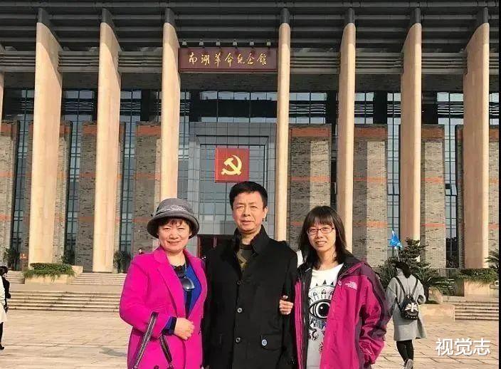 那个从没去过太空的航天员,把女儿也搭上了