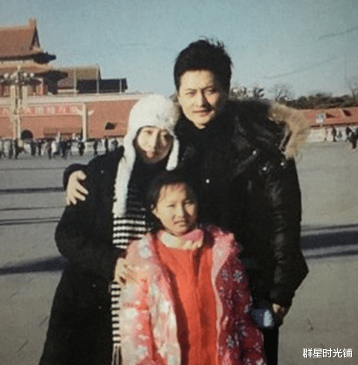 云飞|草根歌手云飞:6登央视春晚,抛妻弃女,只为娶“古典女神”娇妻