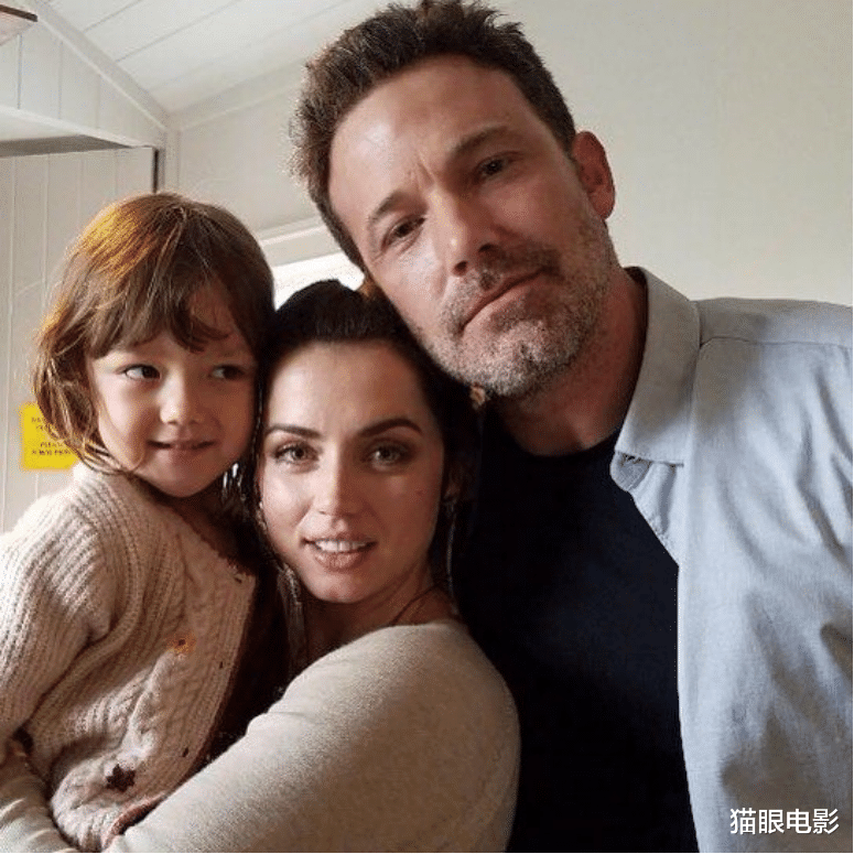 电影|大本安娜新片撤档，年龄差16岁的恋情也破裂，网友：省得宣传尴尬