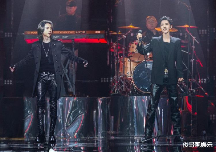 肖战|摇滚肖战太可爱，动作生疏却唱功了得，这首歌是他唱给粉丝听的