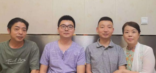 奇奇|姚威隐藏技能“觉醒”！夫妻俩带奇奇悦悦抓娃娃，14块钱抓了4个