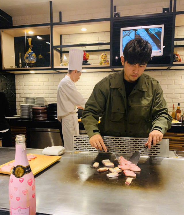 周杰伦|天王周杰伦惨遭宋祖德怒怼：不要再代言坑人的游戏了，这是精神毒药