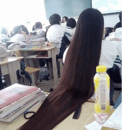时尚炫点 “无意间发现了老婆和闺蜜的聊天记录，忍不住好奇打开看了一下...”