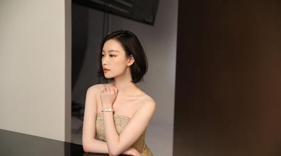 徐璐|倪妮正式出道十年，穿格纹大衣配卡通毛衣庆生，老戏骨仍是少女颜