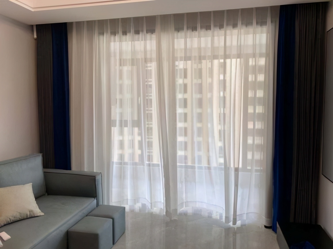 新房装了5个月，效果漂亮又大气，客厅不装电视，装了投影仪