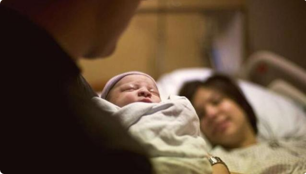 Ainee妈咪|新生儿出生后需要格外呵护,若是这4种人想来抱娃,家长记得拒绝