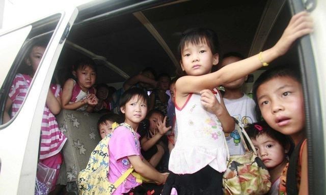 家有二宝育儿|大学教授怒批“家长接送”行为，直言会毁了孩子，家长回怼太真实