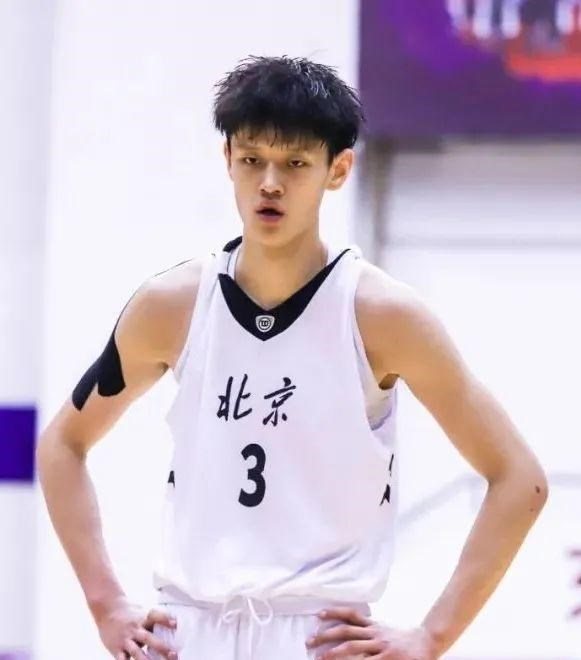 雪落无尘谈|北京首钢为新赛季注册21人；曾凡博开始冲击NBA