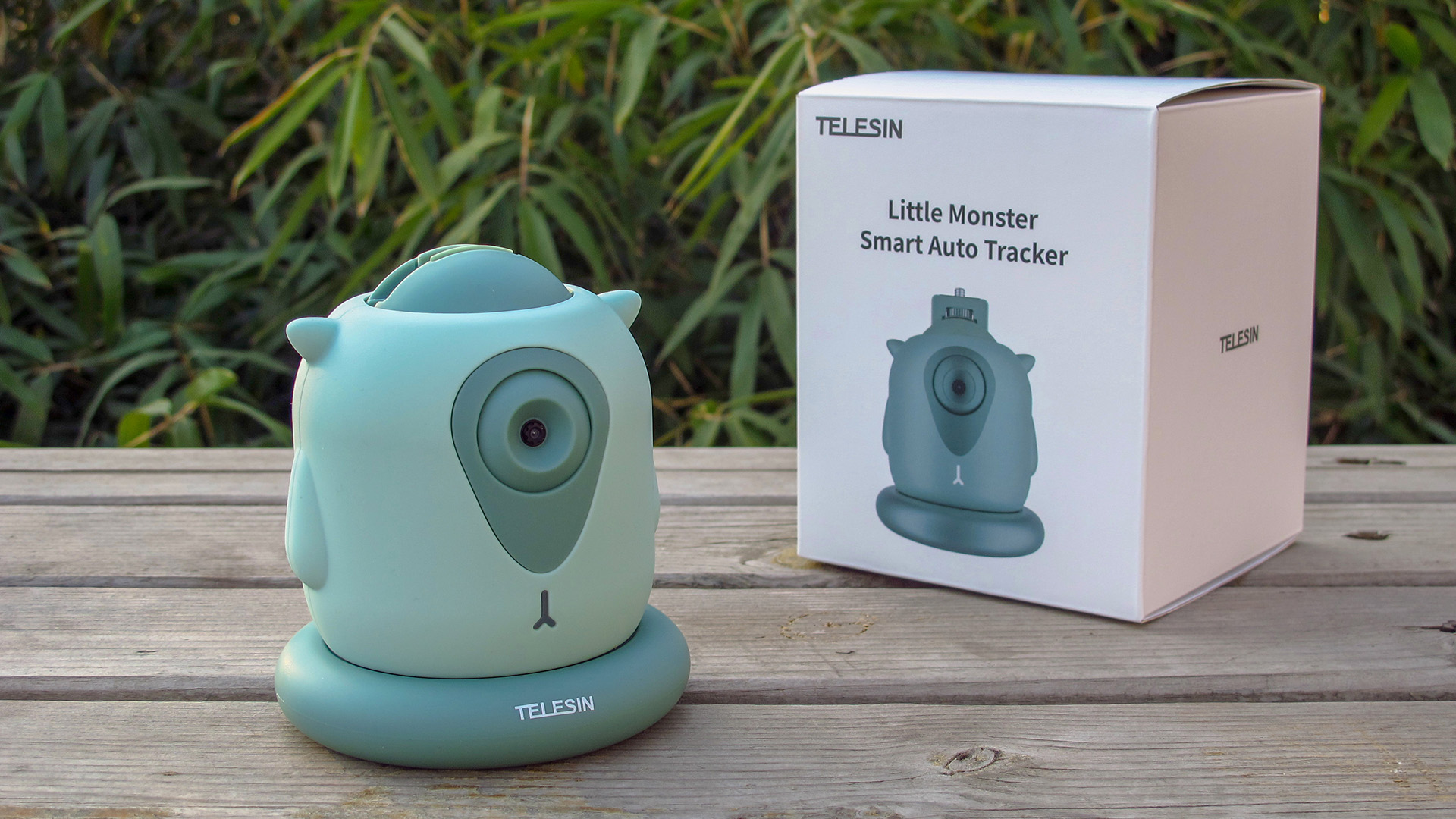 好物推荐:小怪兽智能跟拍云台,自拍不再求别人。