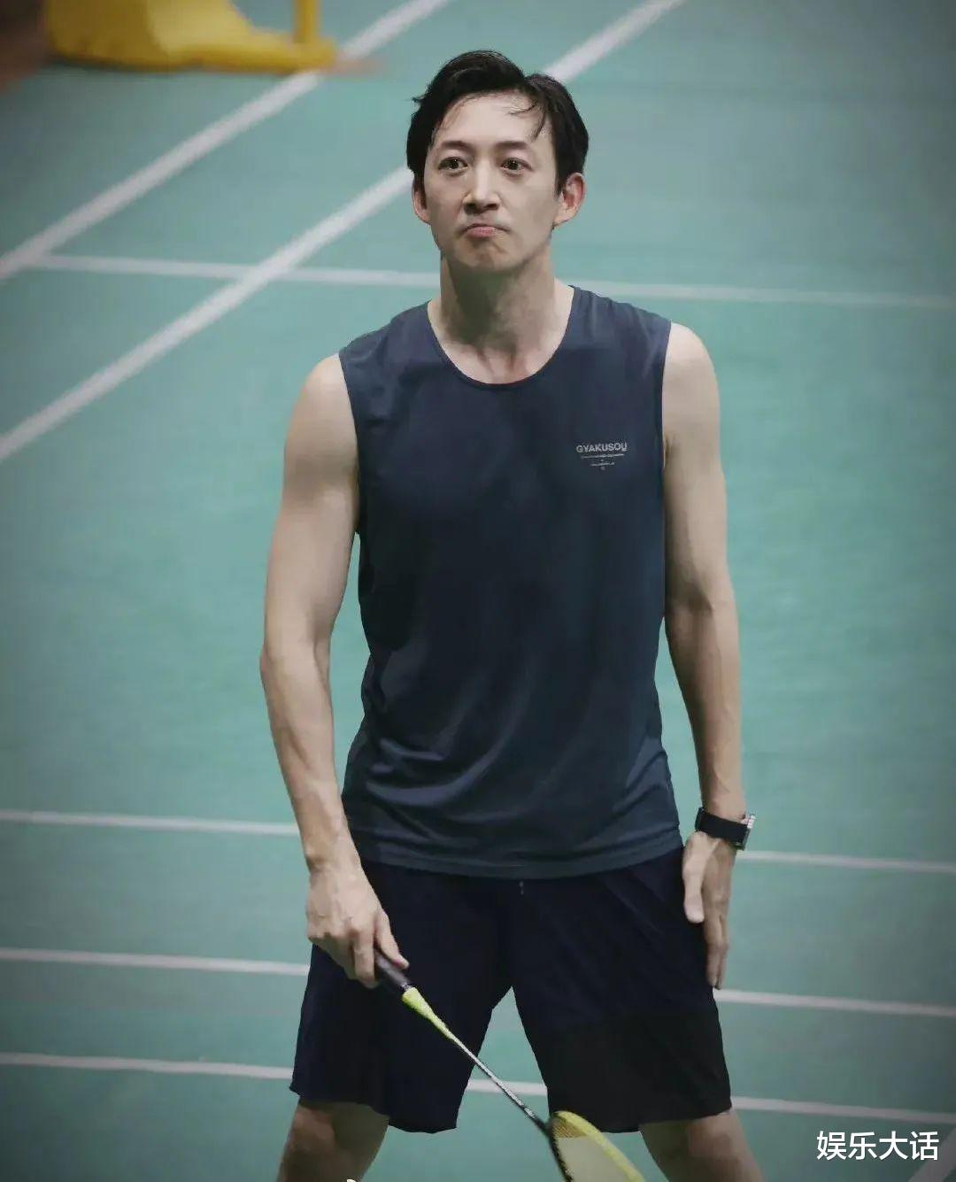 靳东|年轻时一般，年纪大了却越来越帅，这5位男星，赢在了人生下半场