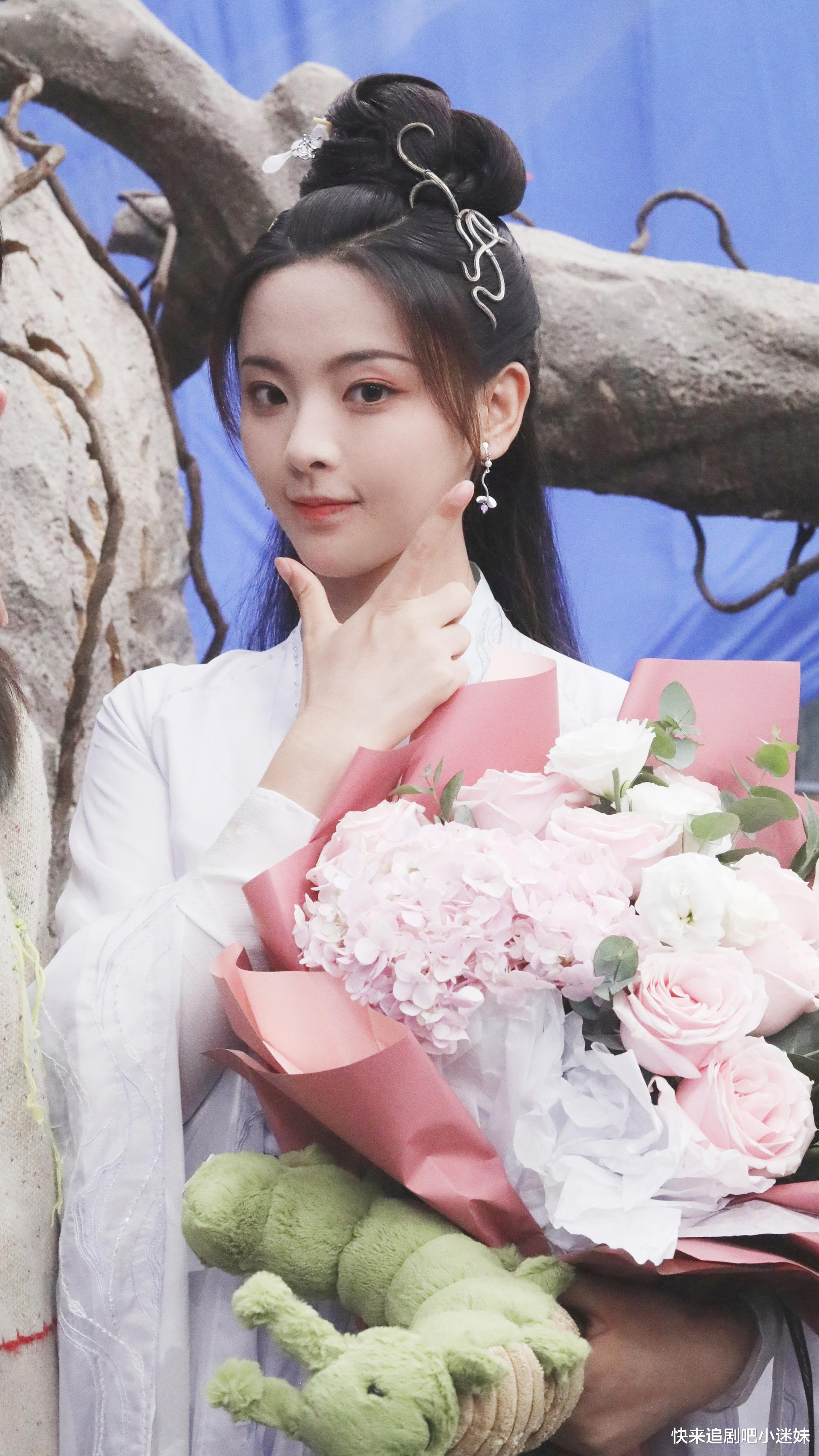 杨超越|《重紫》杀青，杨超越挑大梁，演技却是不确定因素