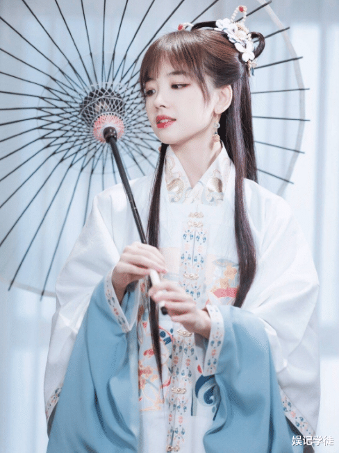 马凡舒|被誉为“董卿接班人”的马凡舒，27岁靠着一张初恋脸，实力圈粉