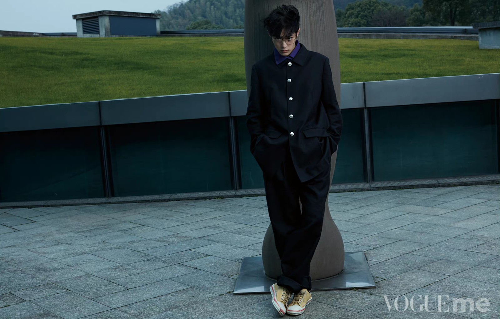 肖战|肖战给12月完美Ending！《ELLE》的开年刊、进组、商务规整到30个