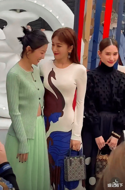 白敬亭|三位女星同台，赌王千金遭孤立，40岁秦岚完全没成年人的风度和体面