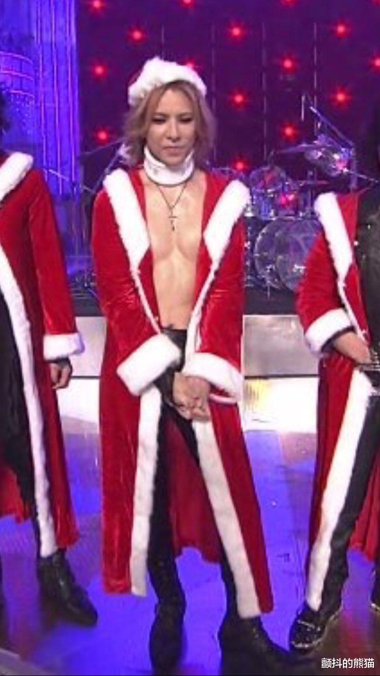 圣诞节|YOSHIKI圣诞老人登场~时隔二年重返日本