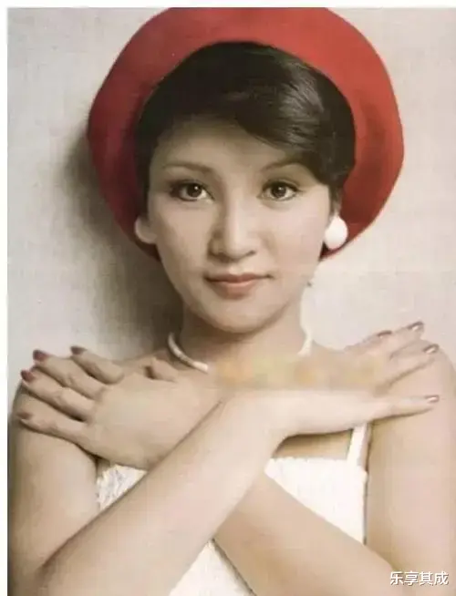 狄波拉|当年谢贤欠下巨额债务，狄波拉无奈之下，只好找上旧情人何鸿燊