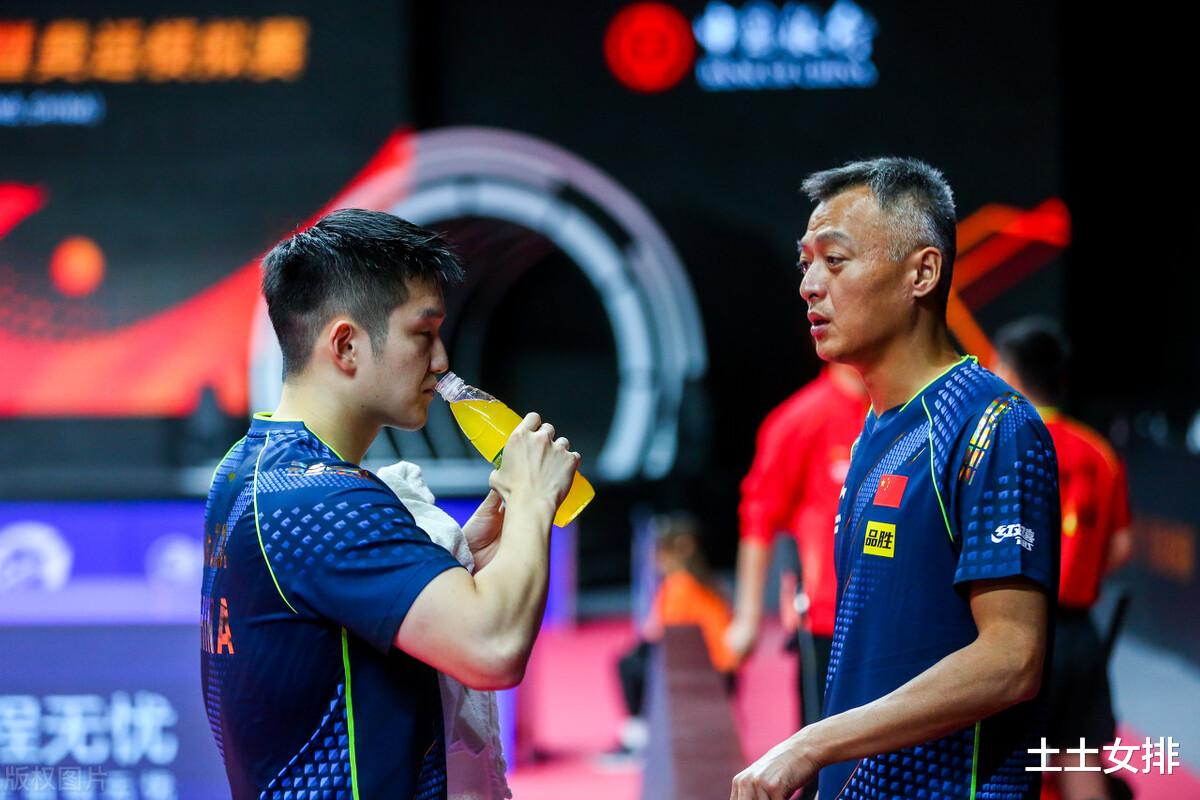 许昕|逆转晋级!国乒小魔王3连胜8强出线,小将输球仍力压许昕晋级