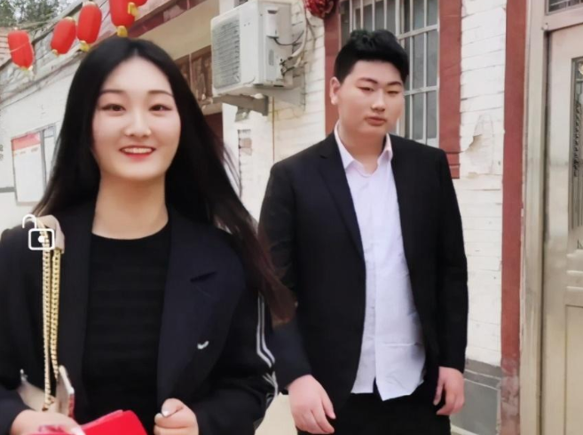 朱之文|大衣哥儿媳“夺权”失败？朱小伟强势反击，朱之文成最强对手