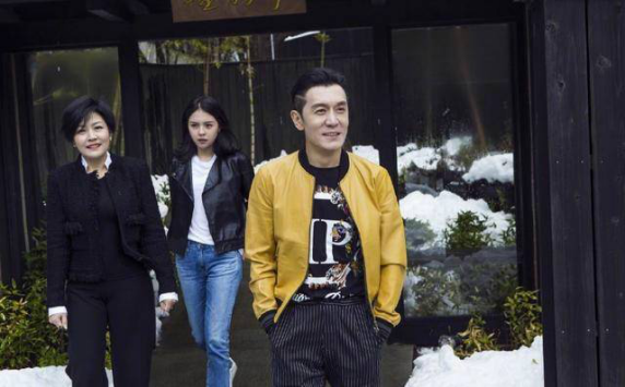 李咏|李咏去世为何葬身美国？妻子哈文终于不再隐瞒，说出实情令人深思