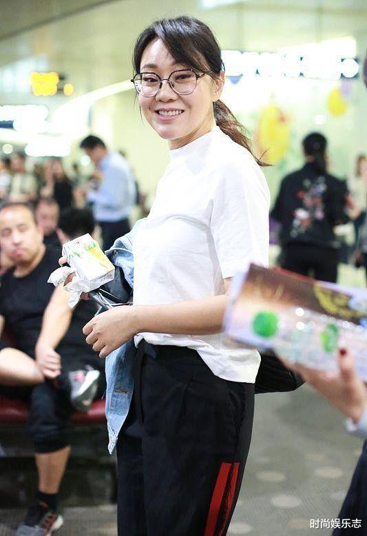 吴亦凡|闫妮太“懒”了，素颜脸上皱纹明显还不当回事，看着都不像她了