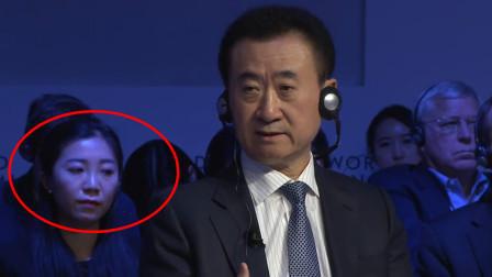 秘书|她是王健林专属秘书，年轻漂亮惹人爱，年薪7位数月休15天