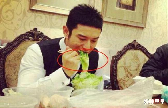 黄晓明|43岁黄晓明瘦成小鲜肉，网友：赚钱多，不能痛快吃，有什么乐趣