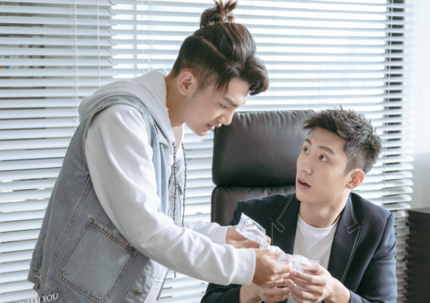 黄景瑜|《王牌部队》还没播，东方卫视41集新剧将播，冲男女主演追定了