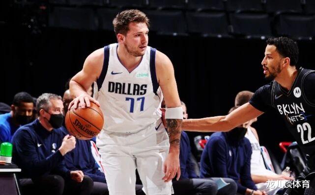 篮网队|6+8+2!篮网27分惨败,谁留意他的正负值,球迷集体呼吁签下来吧