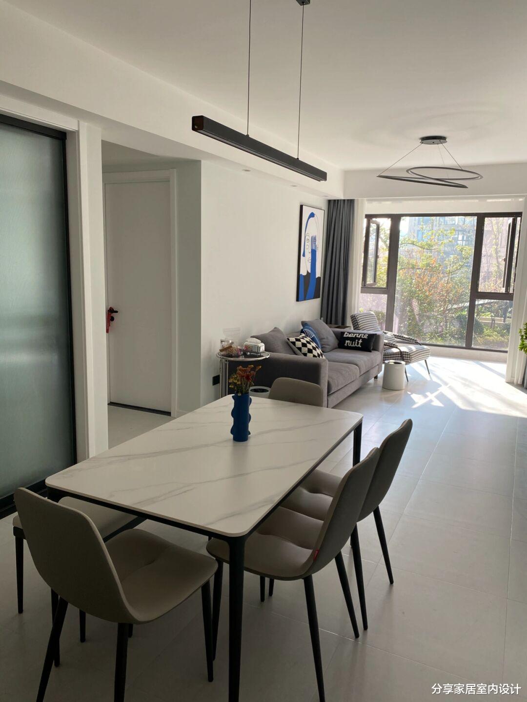 喜欢她家二楼的新房，楼层不高，装修不豪华，全屋美观又温馨！