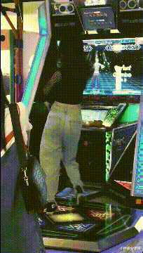 奚梦瑶|“刚认识的女友做完美甲后跟我显摆,分分钟拉黑断分手”哈哈哈