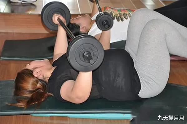 九天揽月月|20岁的女大不生减肥营中猝死,减肥机构欲5万私了,这能行吗?