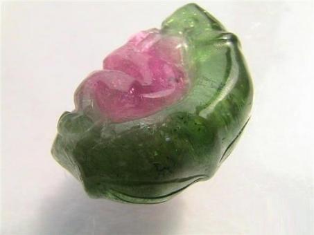 翡翠|价值6亿的「翡翠西瓜」，竟不是翡翠，而是碧玺？！