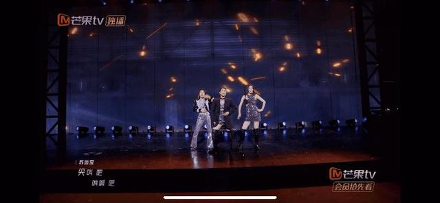 杨丞琳|跟老公分居1年后，杨丞琳在台上翻白眼：别跟我提李荣浩！