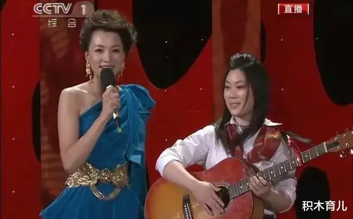 积木育儿|13岁自杀，16岁辍学，20岁登春晚一夜爆红，后来身价过亿的西单女孩怎么样了？