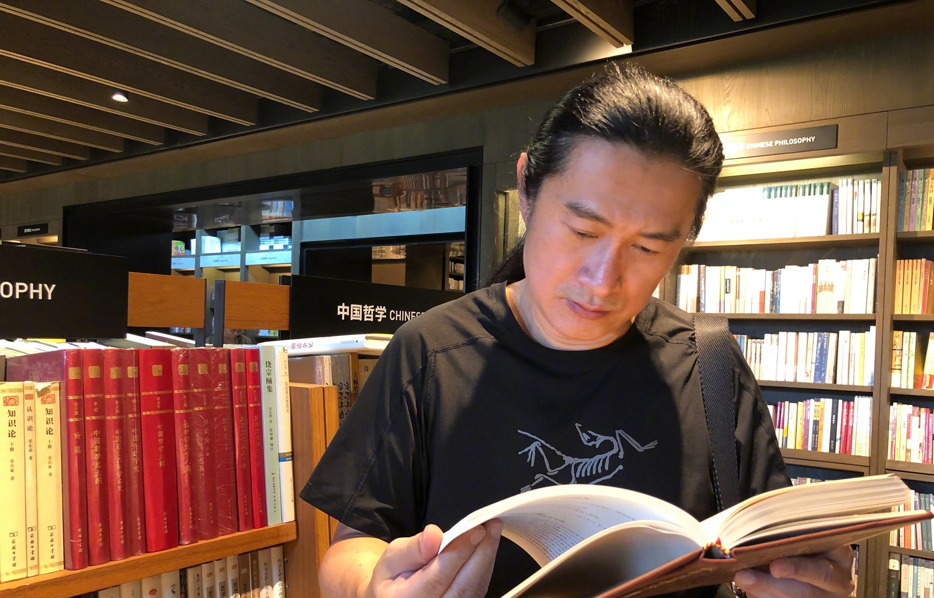 朱小燕聊情感|张惠妹开网络演唱会，门票30元，黄安暗讽她：真有商业头脑