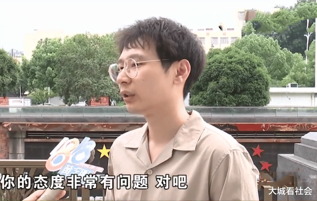  网店发错拖鞋品牌，让买家申请退换货，买家提出要3倍赔偿