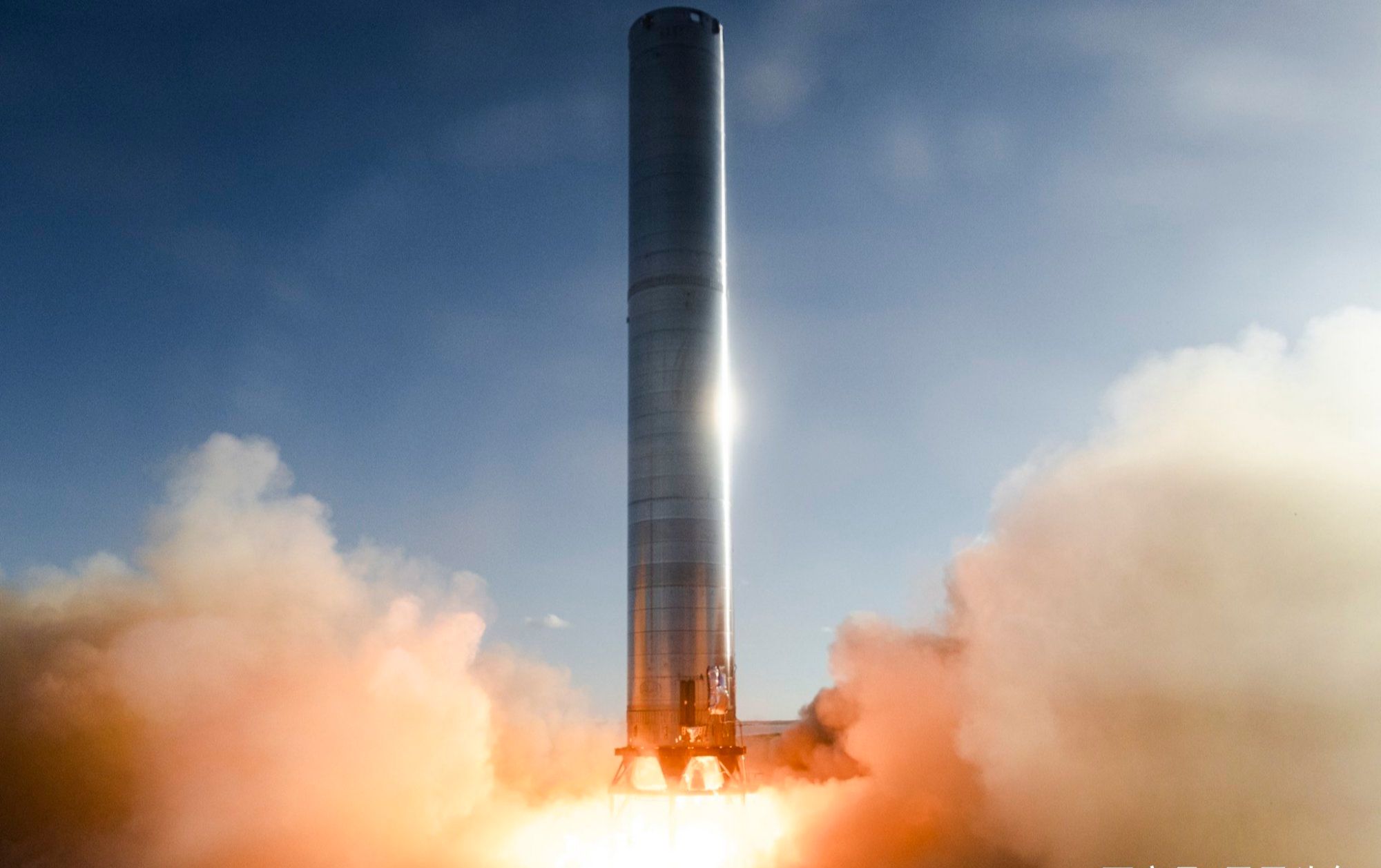 科兴生物 SpaceX星际飞船超重型助推器首次静态点火成功，使用3台猛禽引擎