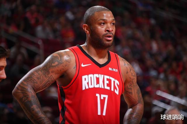 交易|交易塔克去雄鹿！美媒送火箭3大方案，3换2仅次席，2换2一箭双雕