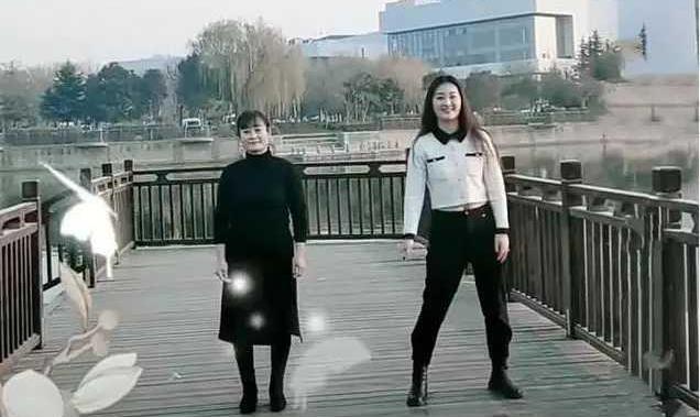 陈亚男|为女儿喊冤的陈亚男妈妈接广告，代言产品却让人尴尬