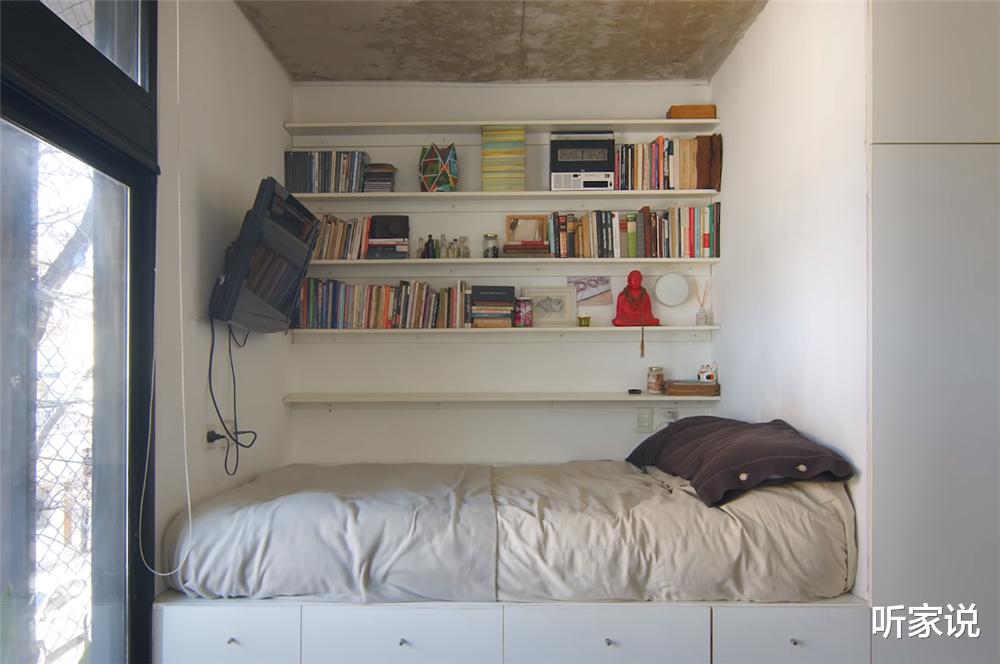 他买下32㎡小家，将卧室厨卫“藏”在壁橱里，面积虽小却井然有序