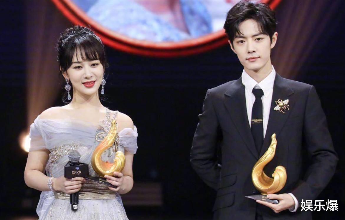 杨紫|杨紫现身《如梦之梦》现场，面对面观看肖战表演，所坐座位引关注