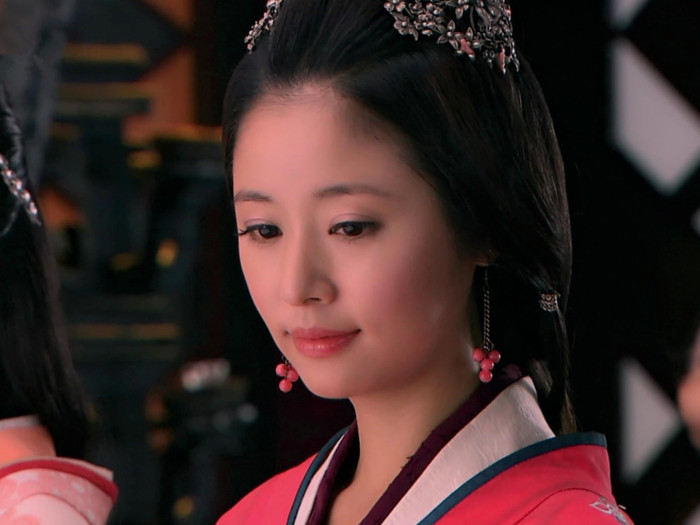 知否知否应是绿肥红瘦|当琼瑶女郎遇上金庸女郎，秦岚佘诗曼平分秋色，王艳陈红被抢风头