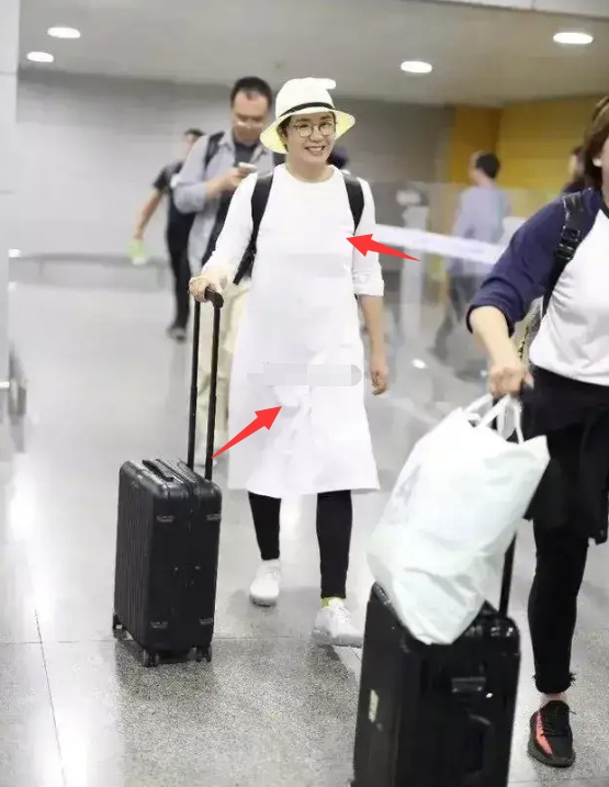 蒋雯丽|55岁蒋雯丽身材粗犷像旅行团大妈,当年赶跑张静初手段稳准狠