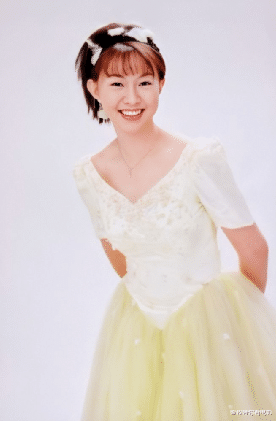 卓依婷|5岁登台,7岁出专辑,“被死亡”后复出20年无望的卓依婷,如今怎样了?