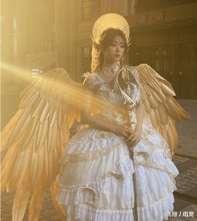 Cosplay|同为Cosplay，腐团儿靠身材吸引观众，反观小钰赢在了气质上