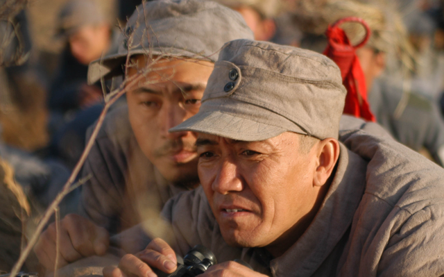 情窦初开的青春|都是抗战题材，《亮剑》中也有不少“神剧情”，为啥没有人批判？