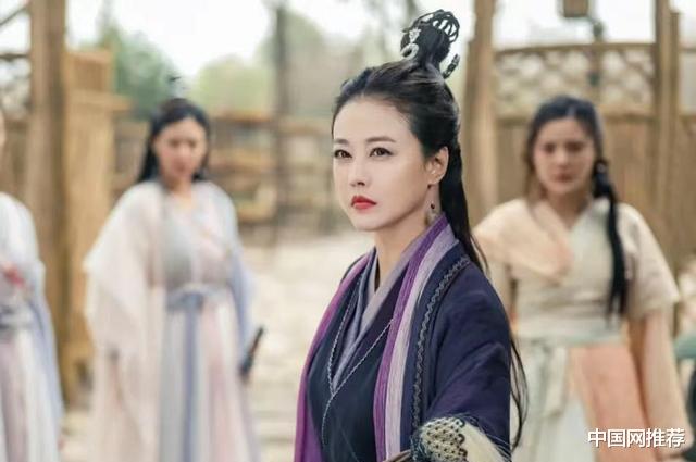 中国网推荐 54岁周海媚参加商演，网友为其惋惜